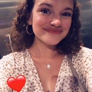 Meet your Posher, Carlie